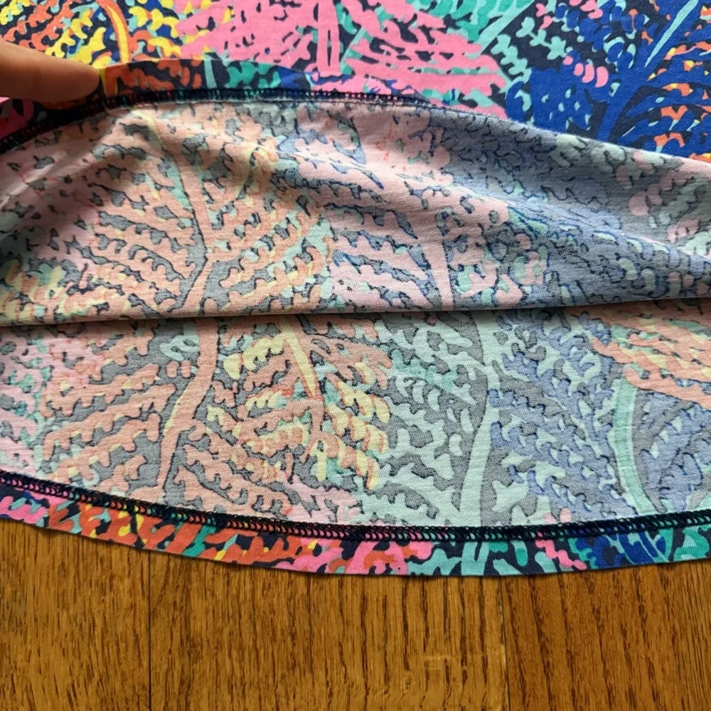Lilly Pulitzer Porter Henley Top in the Electric Feel print size S - Picture 15 of 16